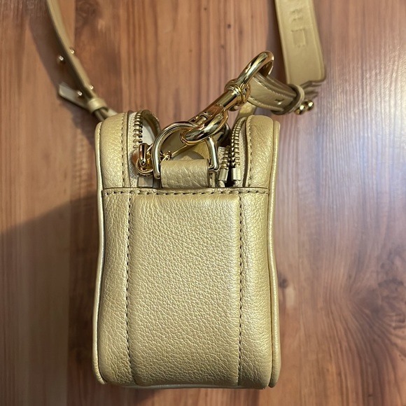 Pre LOVED. Marc Jacobs Authentic Softshot Pearlized Bag, excellent condition - Picture 9 of 14